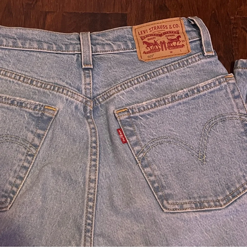 501 Levi Jeans - Picture 4 of 5